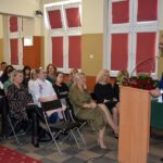 Dyrektor ZSP Strzałkowo przemawia przed nauczycielami